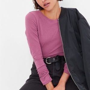 Gap Women's Size medium Damson Long Sleeve Featherweight Twist